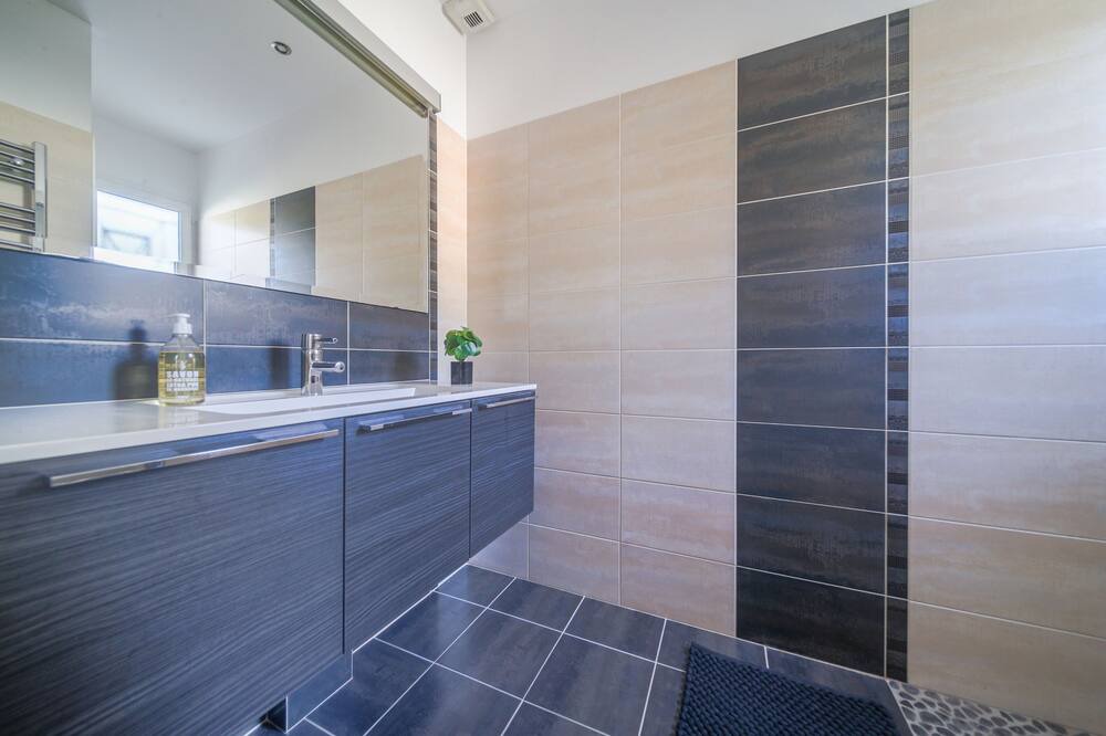 Photo of Bathroom in Villemoustaussou