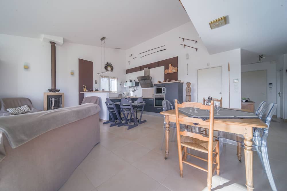 Photo of Livingroom in Villemoustaussou