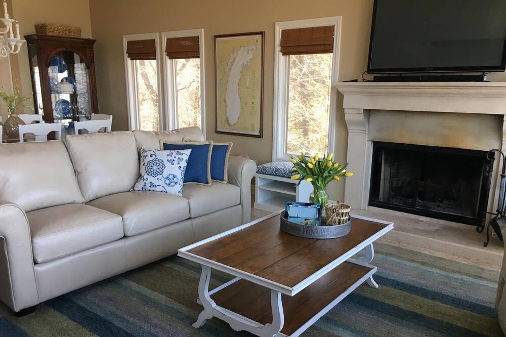 Photo of Bedroom in Shelby