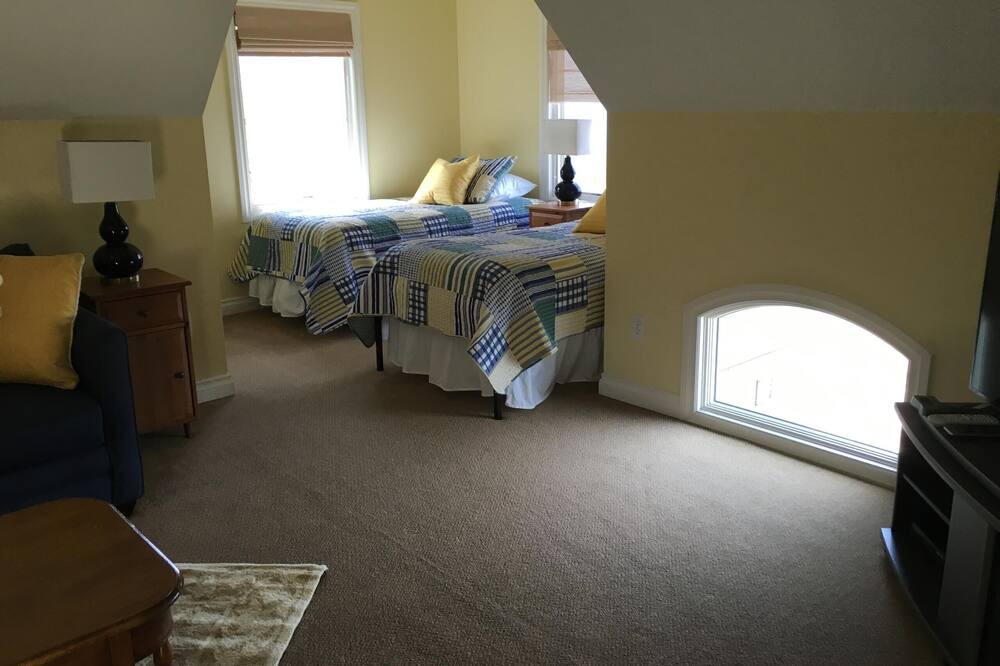 Photo of Bedroom in Shelby