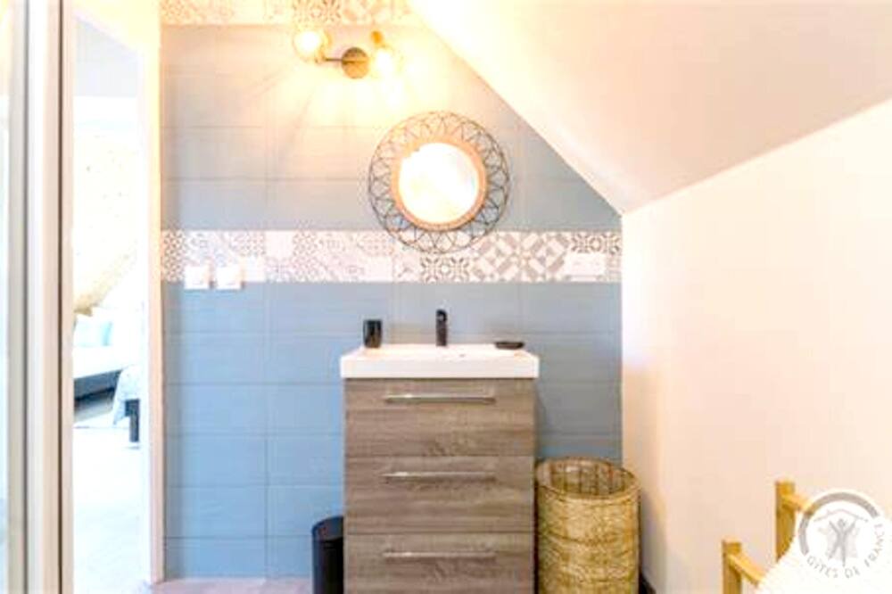 Photo of Bathroom in Pontorson