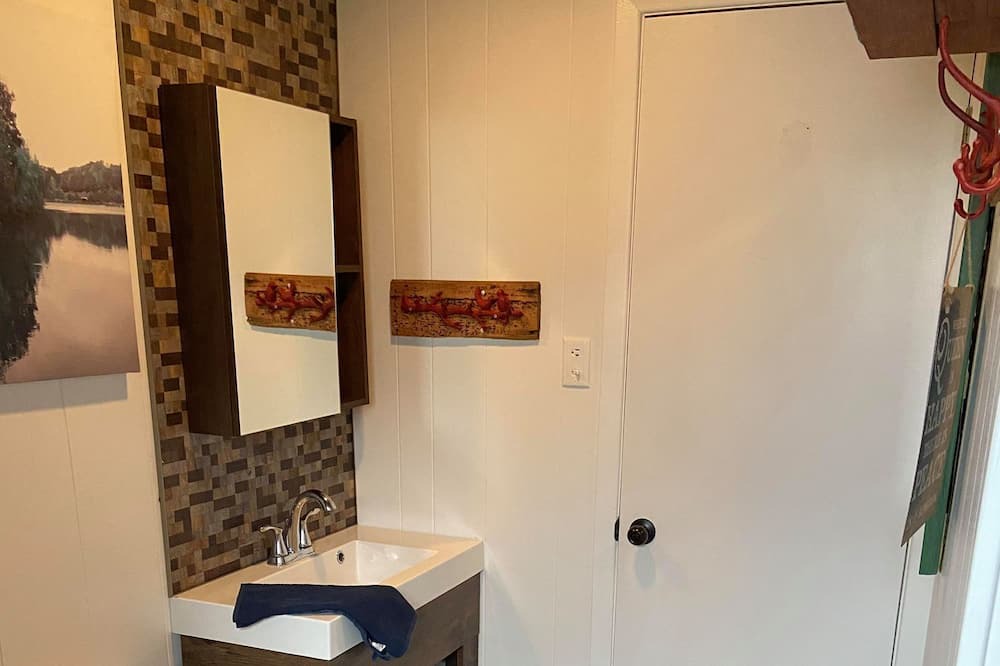 Photo of Bathroom in Riviere-du-Loup Regional County Municipality