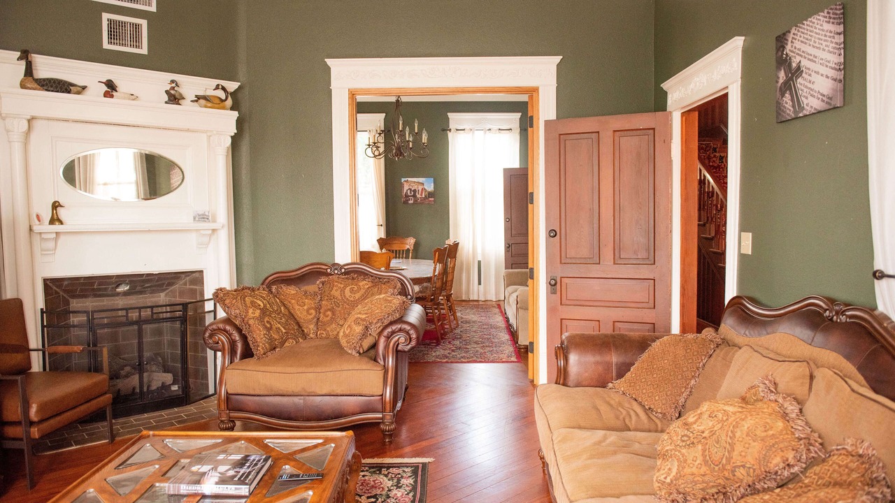 Photo of Livingroom in Nacogdoches