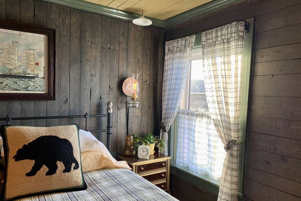 Photo of Bedroom in Twillingate
