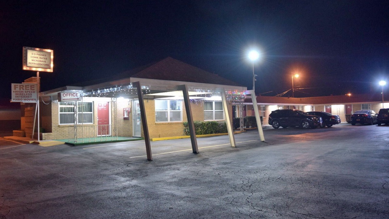 Photo of Outdoor in Elmwood Area
