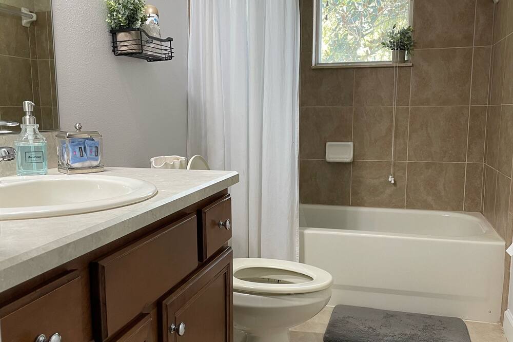 Photo of Bathroom in Casselberry