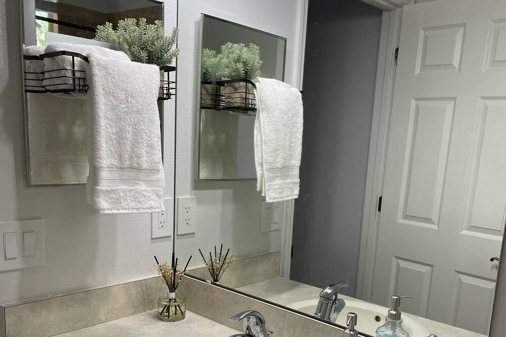 Photo of Bathroom in Casselberry