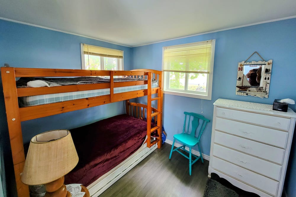 Photo of Bedroom in Greater Napanee