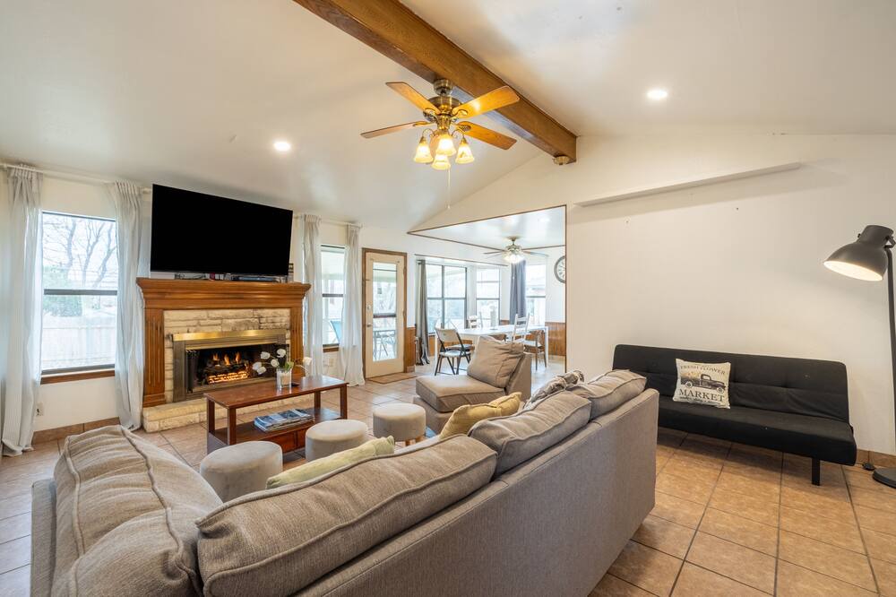 Photo of Livingroom in Round Rock