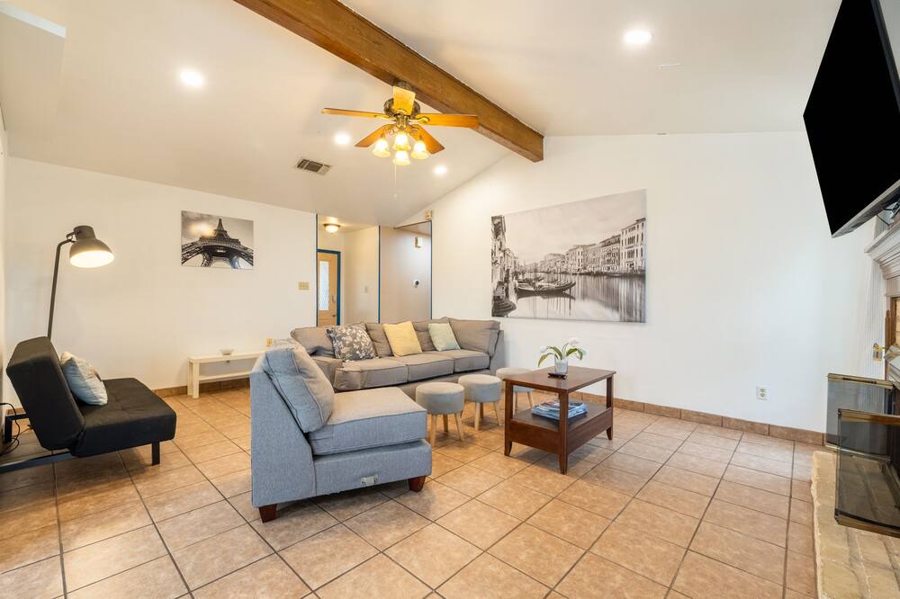 Photo of Livingroom in Round Rock