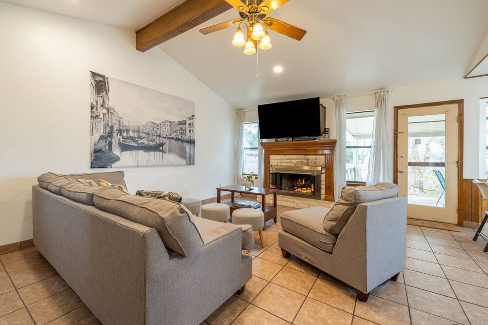 Photo of Livingroom in Round Rock