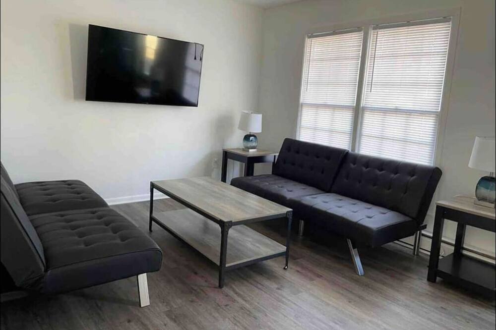 Photo of Livingroom in Eden