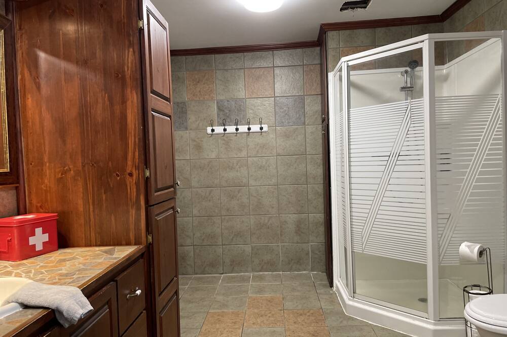 Photo of Bathroom in Saint-Claude