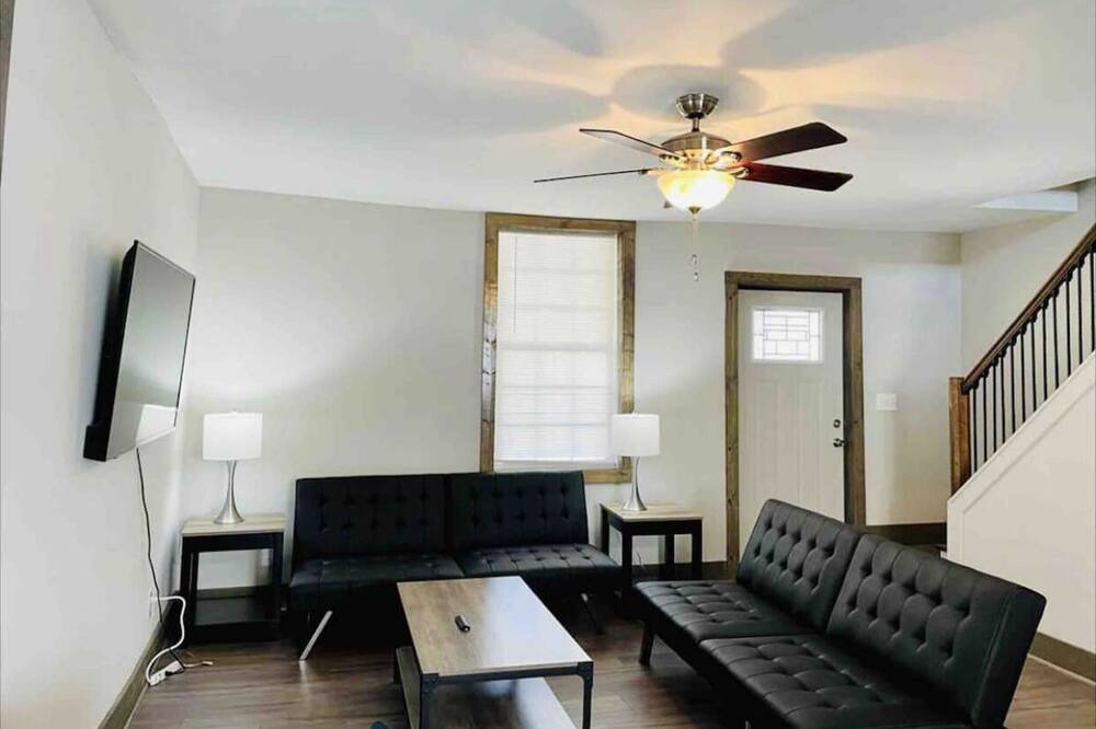 Photo of Livingroom in Eden