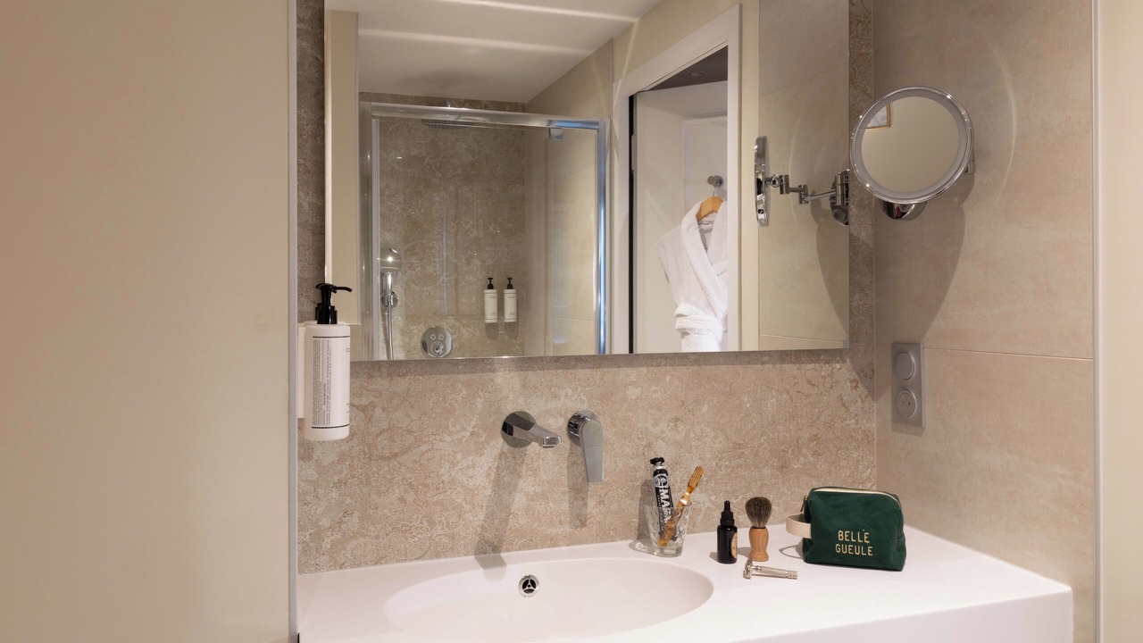 Photo of Bathroom in Gueron