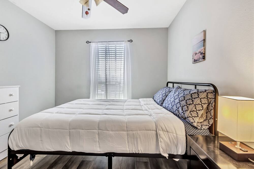 Photo of Bedroom in Royse City
