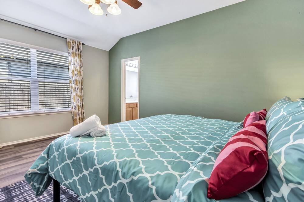 Photo of Bedroom in Royse City