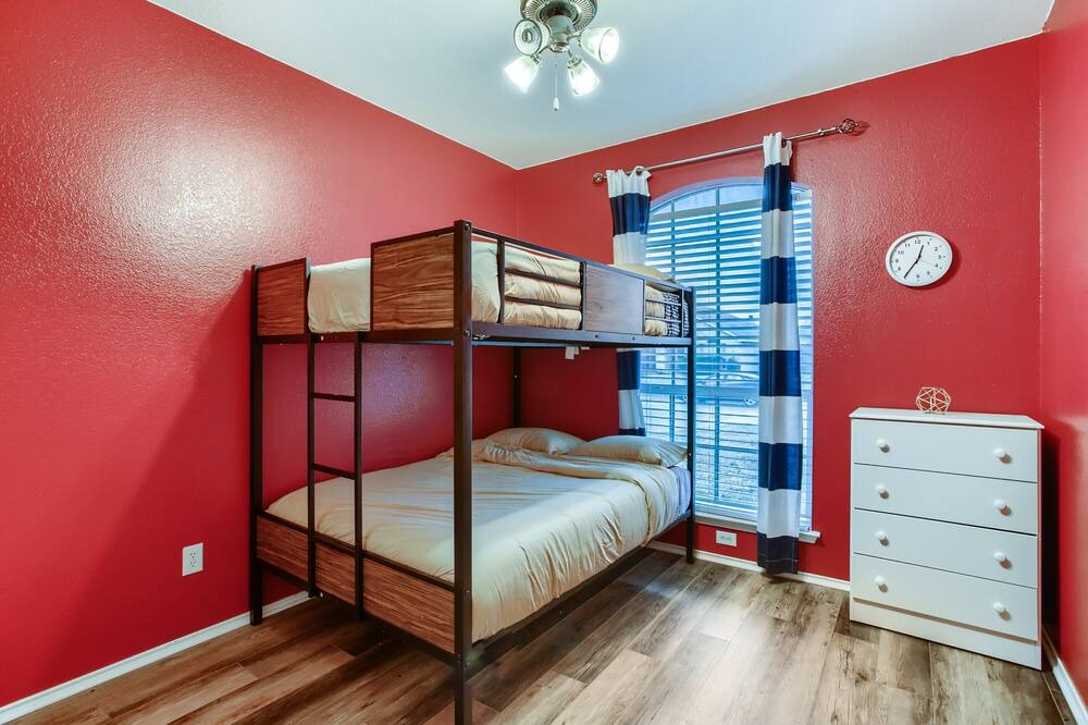 Photo of Bedroom in Royse City