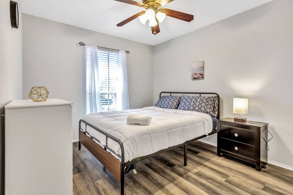 Photo of Bedroom in Royse City