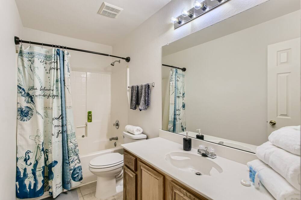 Photo of Bathroom in Royse City