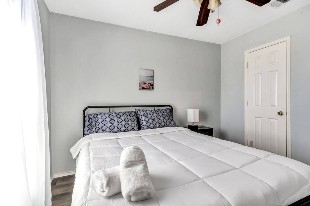 Photo of Bedroom in Royse City