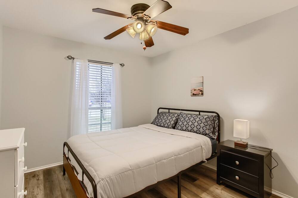 Photo of Bedroom in Royse City