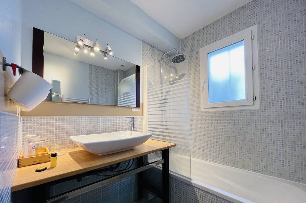 Photo of Bathroom in Blere