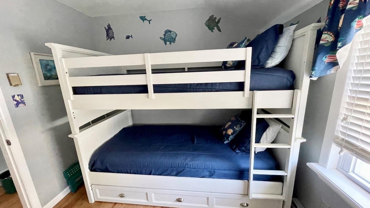 Photo of Bedroom in Avalon