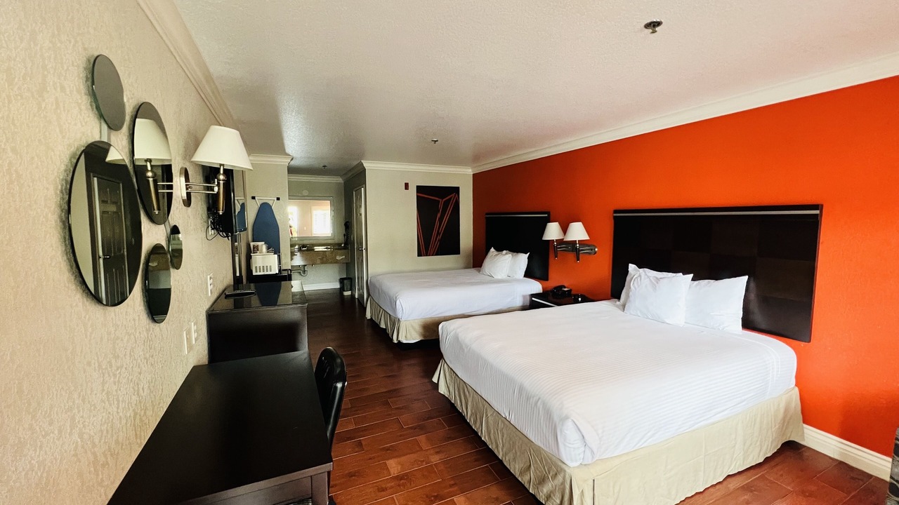 Photo of Bedroom in Orange