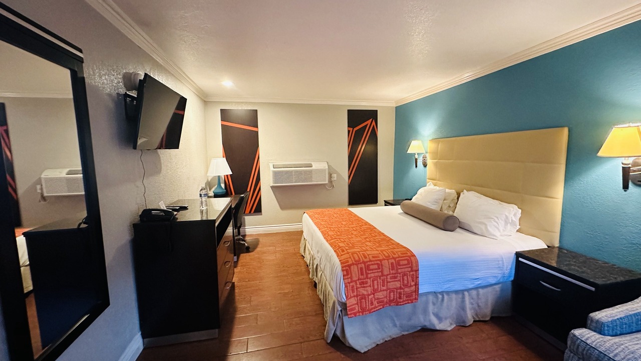Photo of Bedroom in Orange
