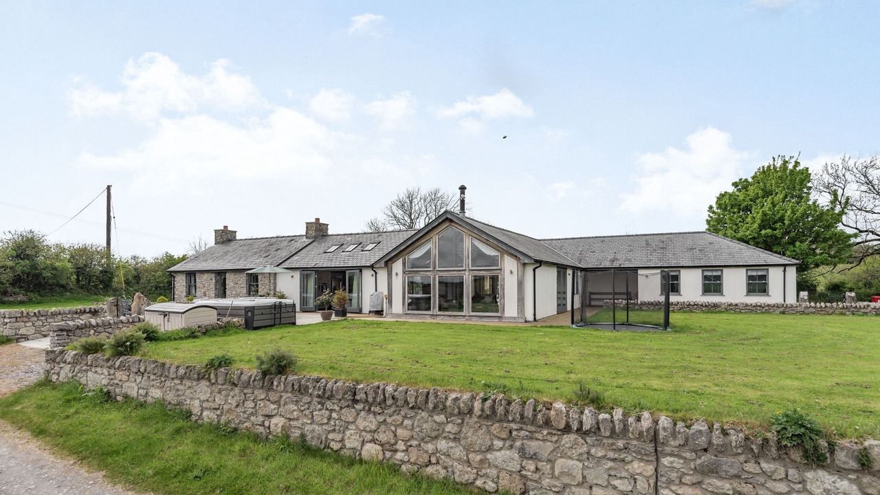 Photo of Outdoor in Llangefni