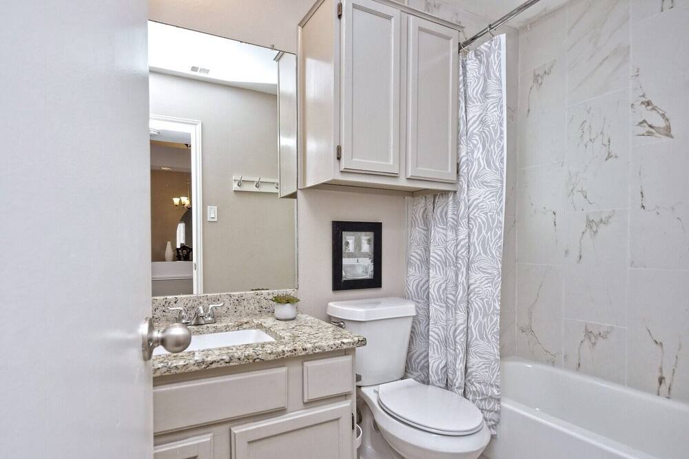 Photo of Bathroom in Milwood