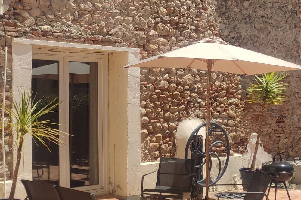 Photo of Outdoor in Nyls