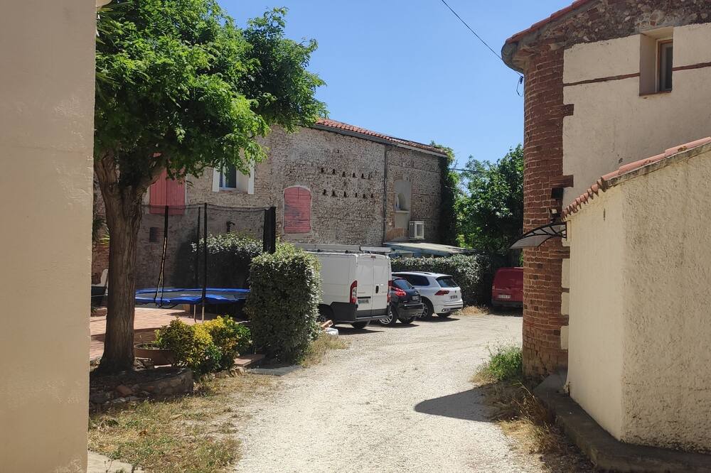 Photo of Outdoor in Nyls