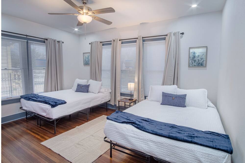 Photo of Bedroom in Highland Park
