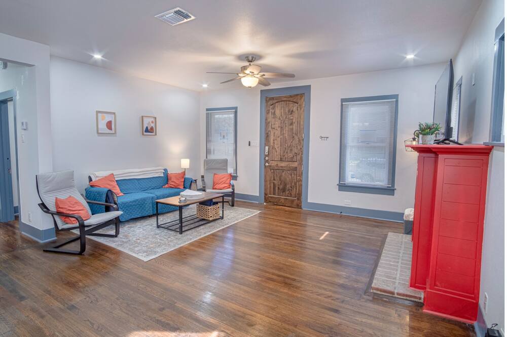 Photo of Livingroom in Highland Park