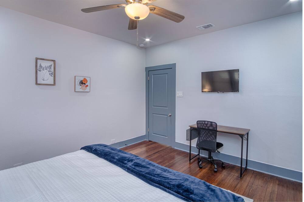 Photo of Bedroom in Highland Park