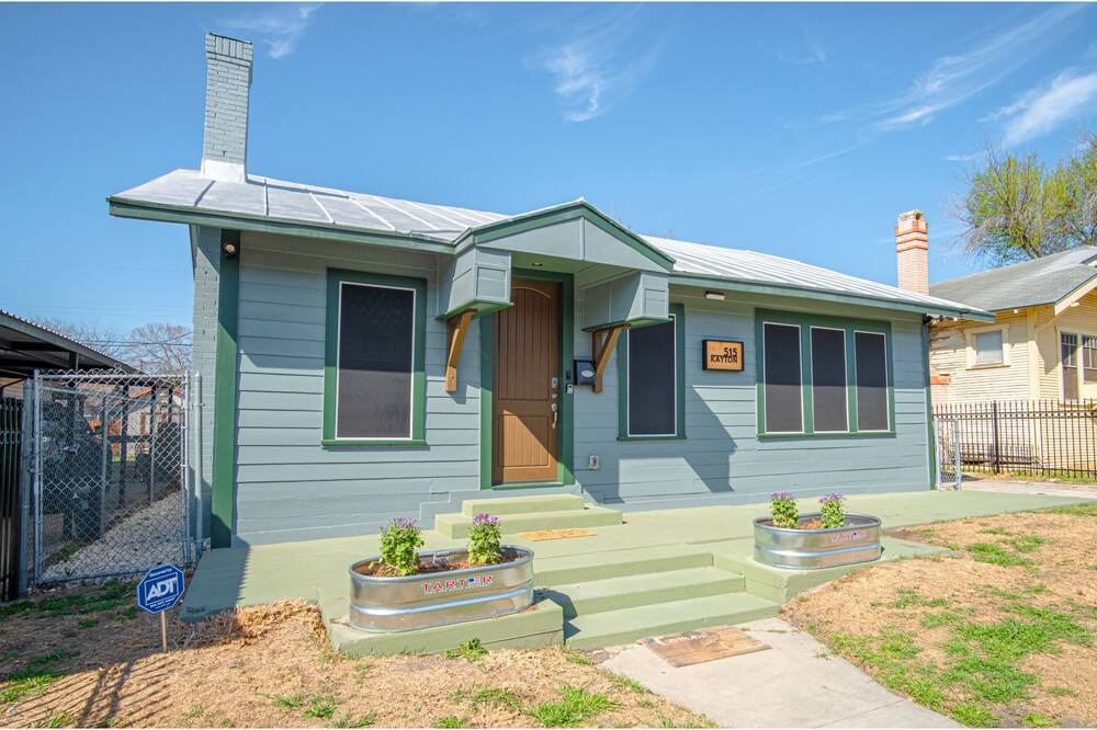 Photo of Outdoor in Highland Park