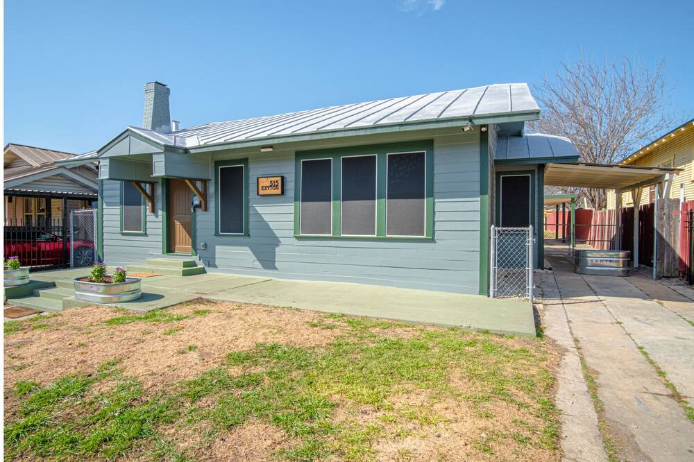 Photo of Outdoor in Highland Park