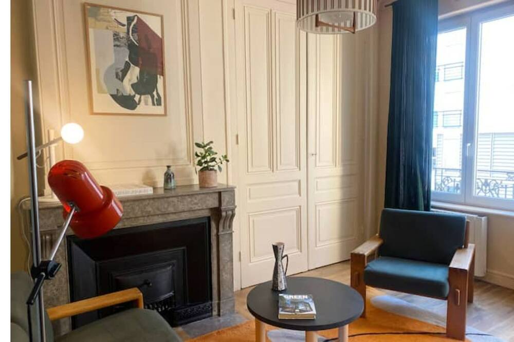 Photo of Livingroom in Yves Farge - Le Fleuve