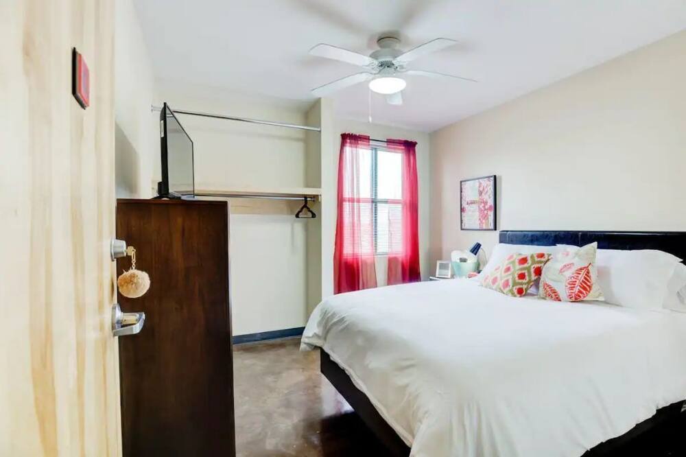 Photo of Bedroom in Midtown