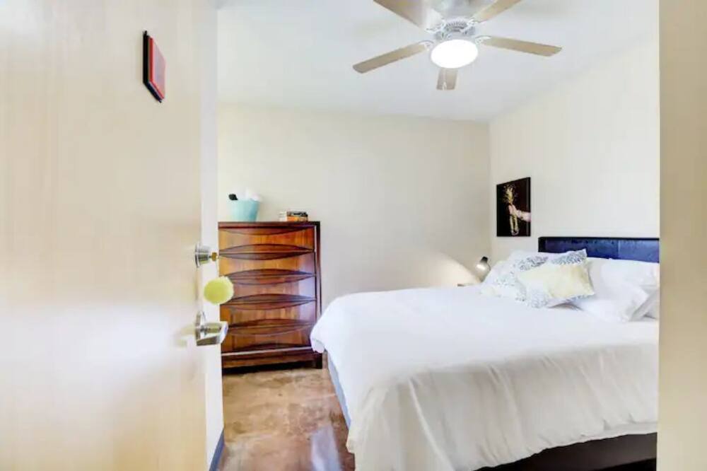 Photo of Bedroom in Midtown
