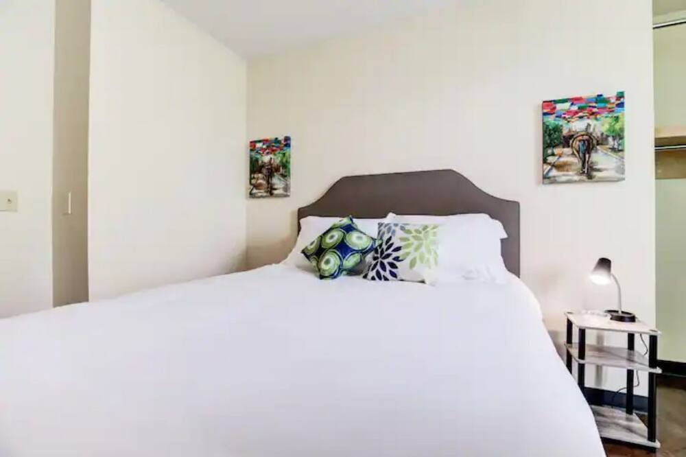 Photo of Bedroom in Midtown