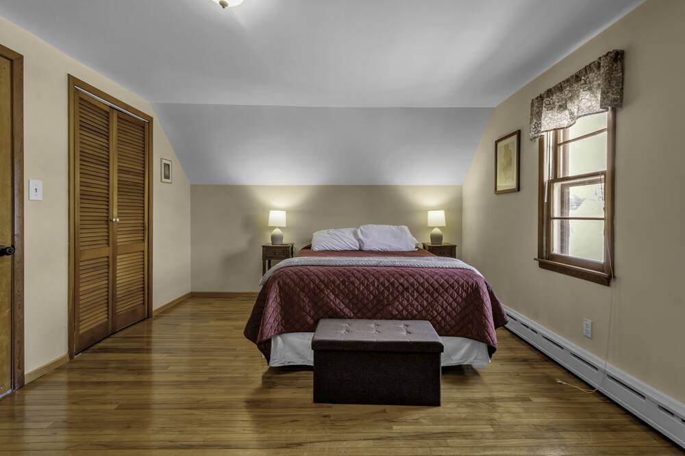 Photo of Bedroom in North Tonawanda