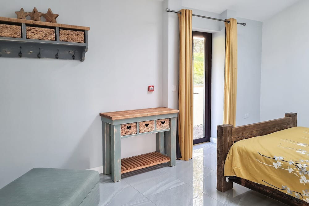 Photo of Others in Ynysddu