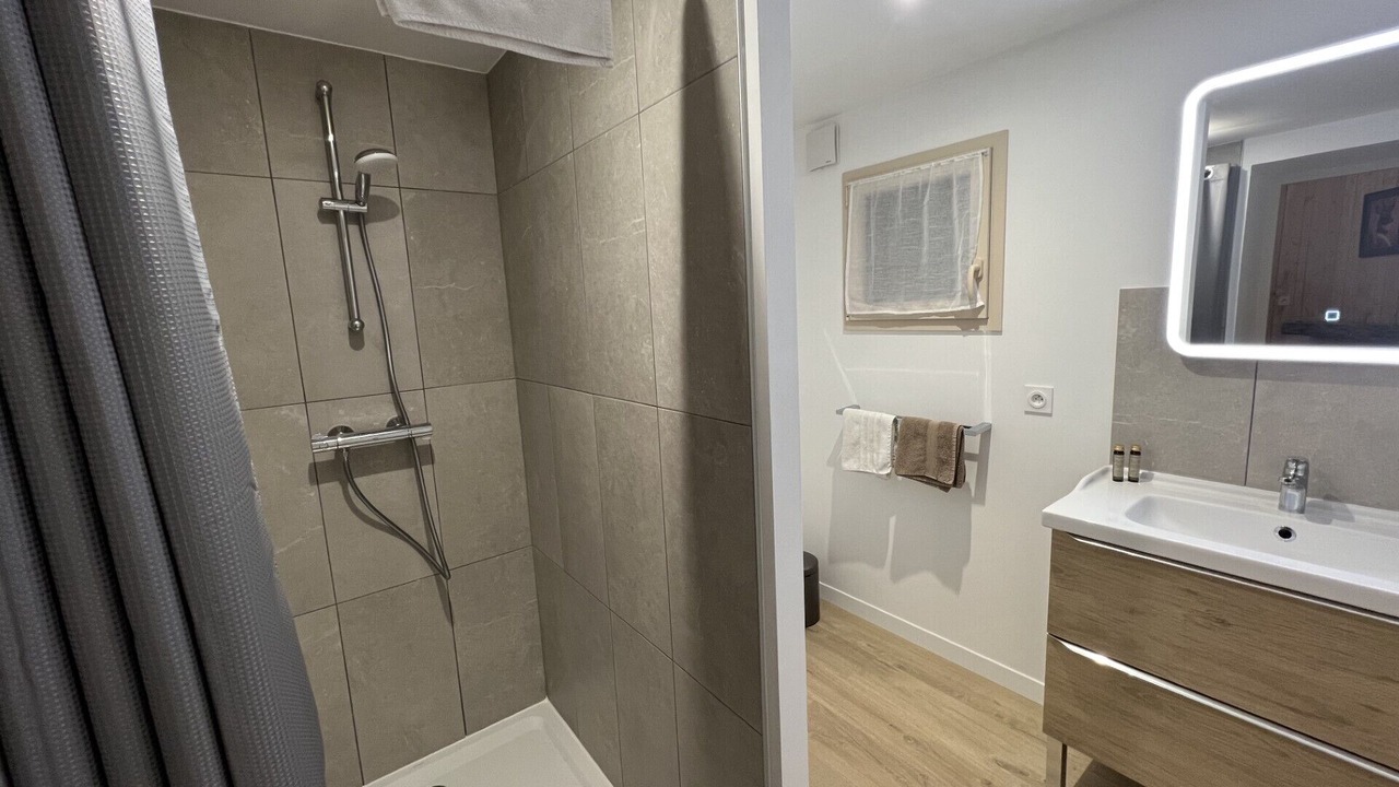 Photo of Bathroom in Neuville-de-Poitou