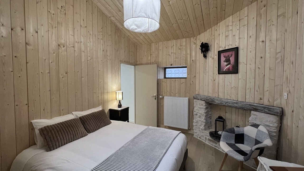 Photo of Bedroom in Neuville-de-Poitou