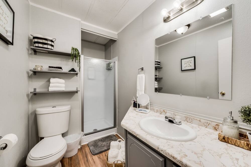 Photo of Bathroom in Pelican Bay