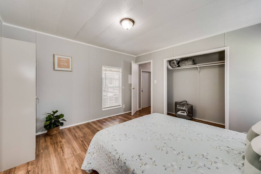 Photo of Bedroom in Pelican Bay