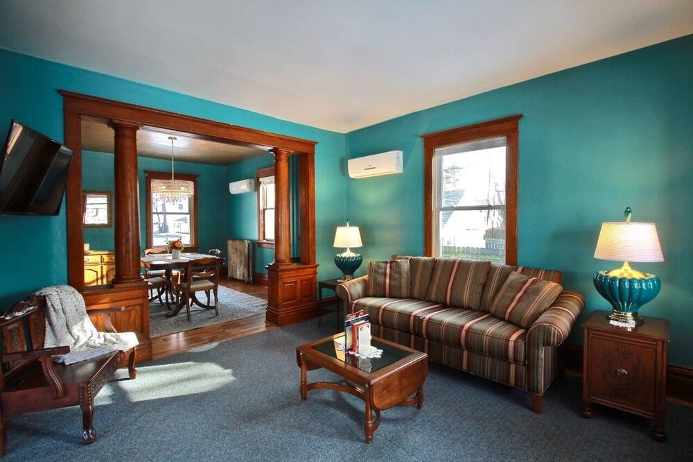 Photo of Livingroom in Beloit